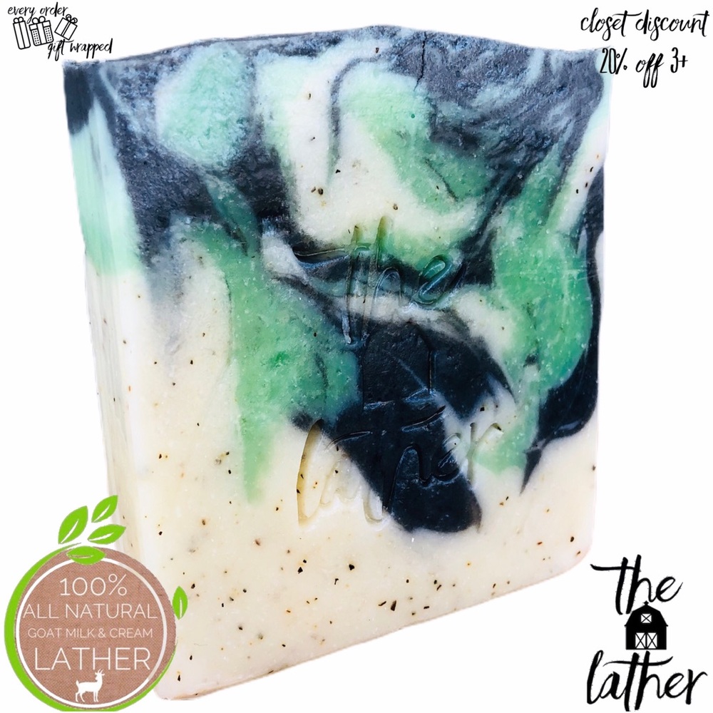 πΏMint Activated Charcoal Goat Milk & Cream Lather - Picture 2 of 5